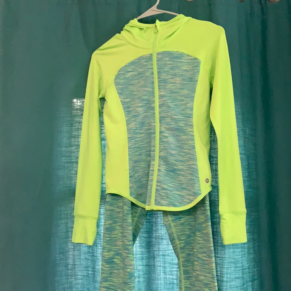 Neon green and blue capri athletic set